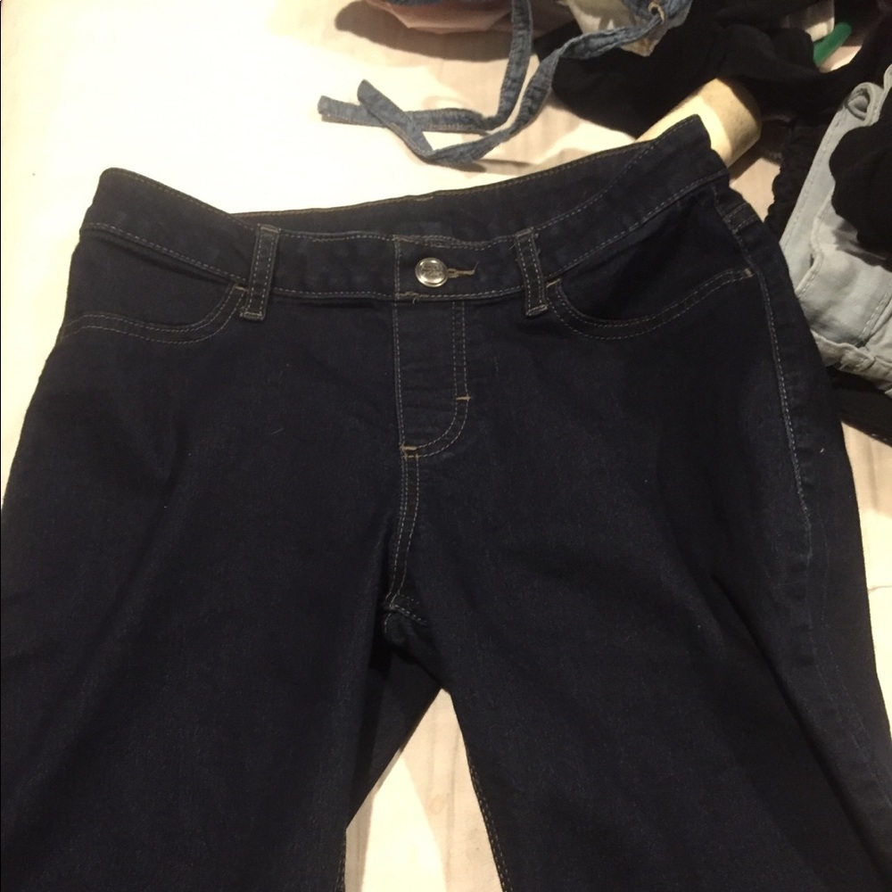 Blue stretchy jeans